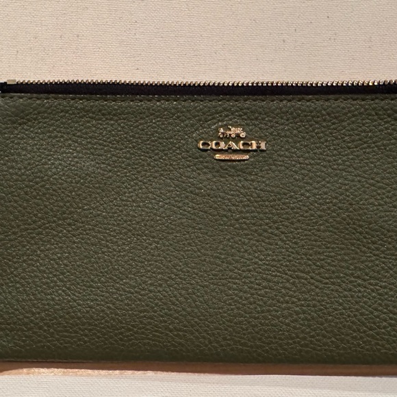 Coach Olive and Ivory Leather Wristlet - Picture 1 of 6